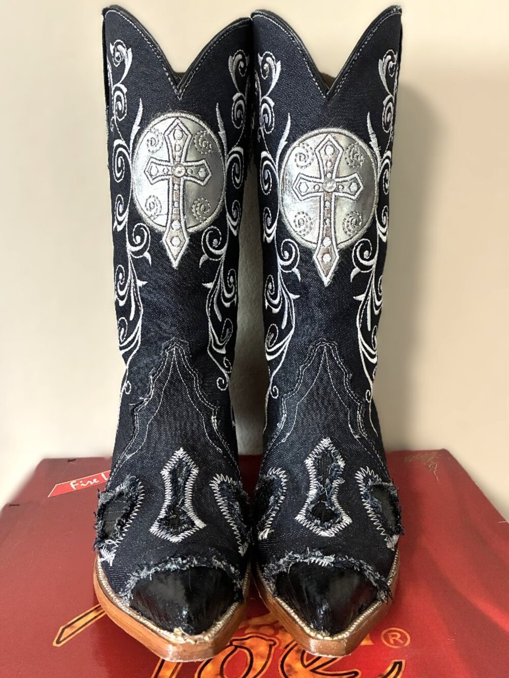 JOE’S Boots Handmade in Mexico Black Embroidered Denim Western Cowboy Boots Sz 9